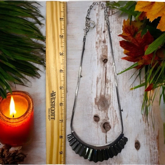 Silver Statement Necklace with Geometric Pendant - Picture 6 of 7